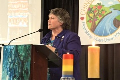 Karen-Holmes-Opening-Worship-Mauricio-Araujo